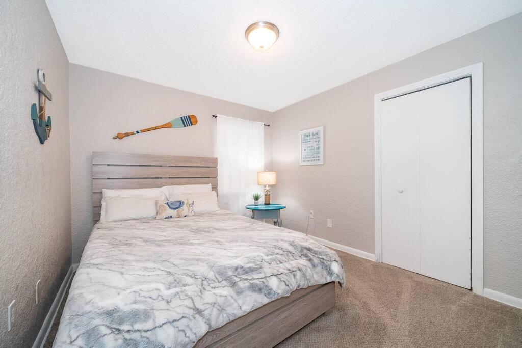Forever Summer - Entire House! With King Bed! Clearwater Exterior photo