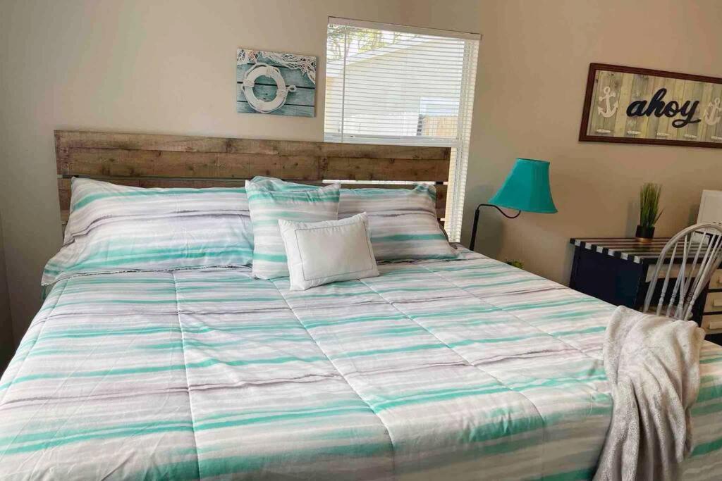 Forever Summer - Entire House! With King Bed! Clearwater Exterior photo