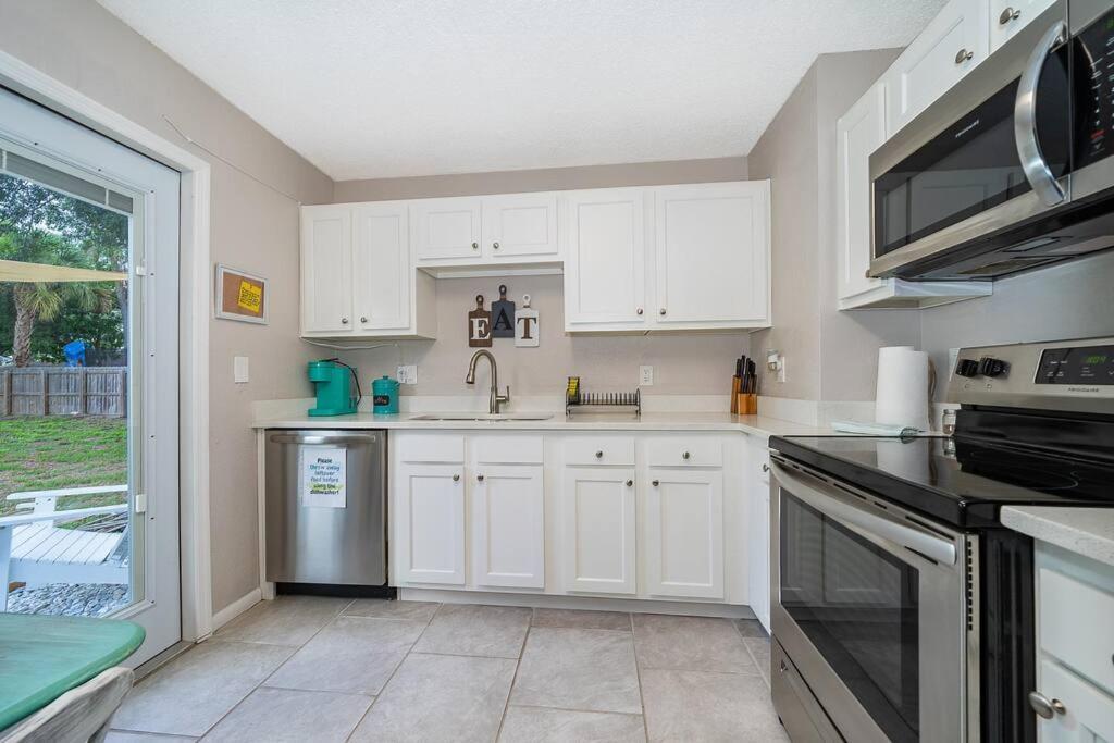 Forever Summer - Entire House! With King Bed! Clearwater Exterior photo